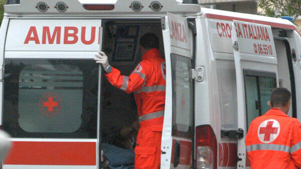 ambulanza-croce-rossa_1-2.jpg