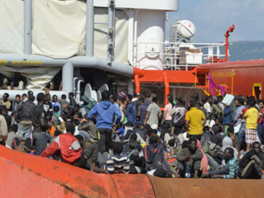 vibo-marina-sbarco-migranti-18-aprile.jpg