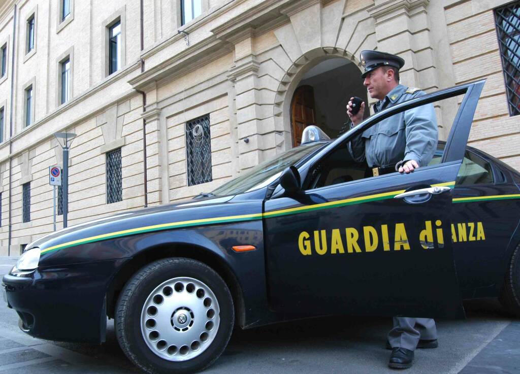 operazione-della-guardia-di-finanza-di-fermo.jpg