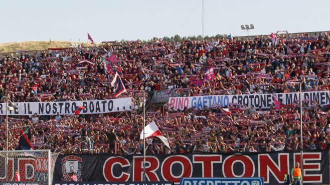 crotone-calcio.jpg