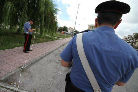 auto-travolge-giovani-in-piazza-morta-15enne-a-marano.jpg