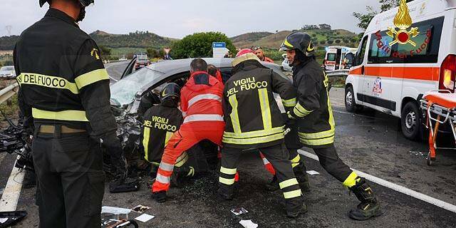 incidente-ss-107-localita-carpentieri-crotone-02.jpeg