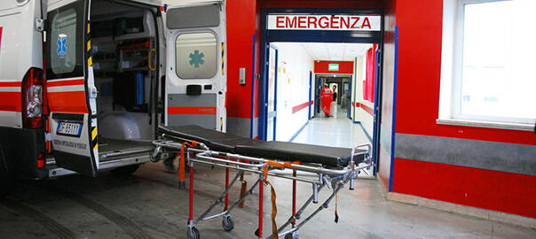 ambulanza-e-ospedale.jpg