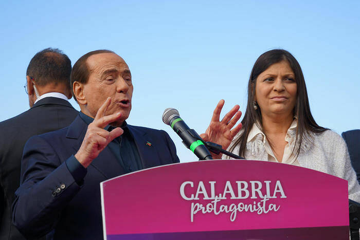Berlusconi, se sconfitta sinistra dovrebbe dimettersi