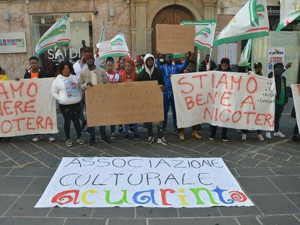 Vibo protesta migranti Nicotera