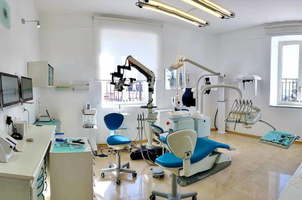 studio-dentistico-cozzolino-sala-1