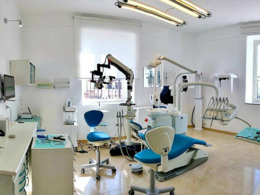 studio-dentistico-cozzolino-sala-1