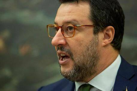 Coronavirus: Salvini, basta con i controlli preventivi