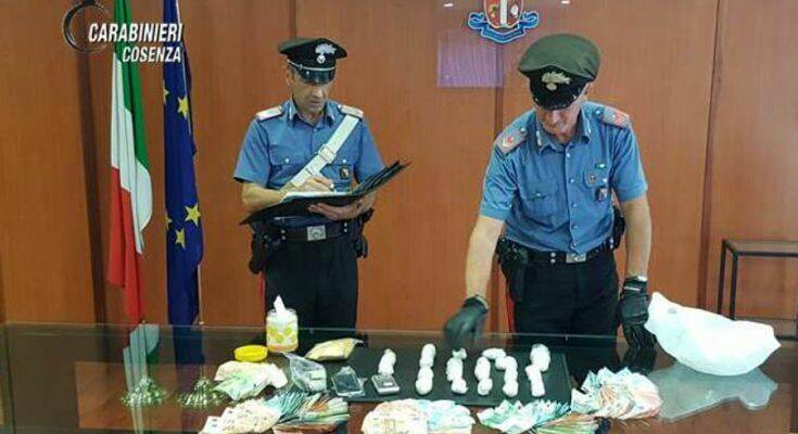 carabinieri-cosenza-droga-madre-e-figlio--735x400