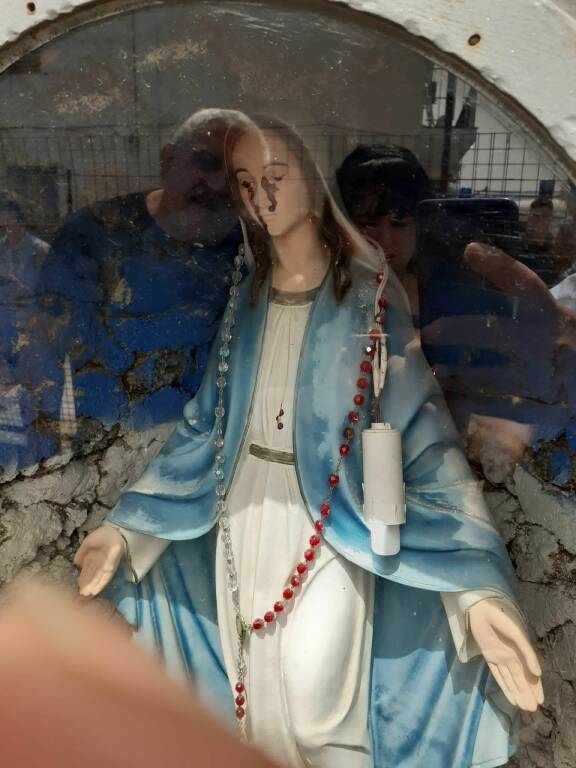 statua madonna san gregorio lacrime sangue