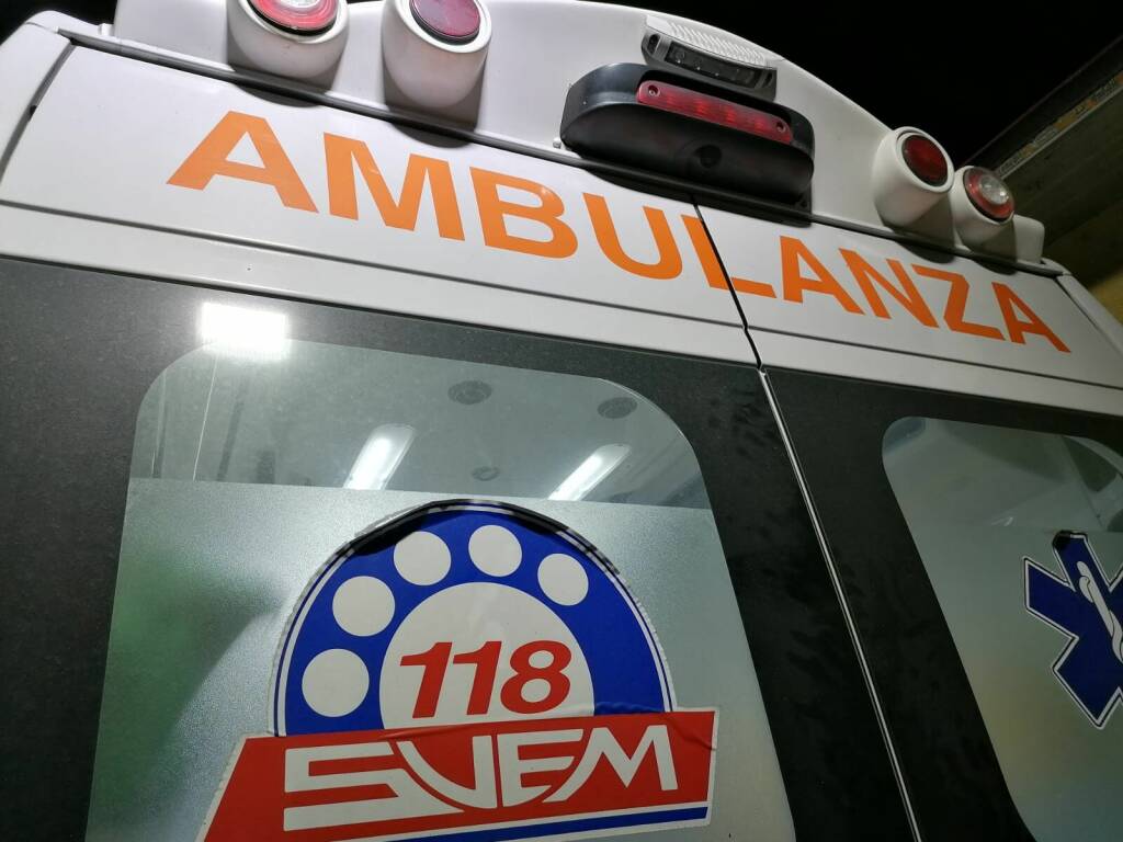ambulanza incidente 118 suem